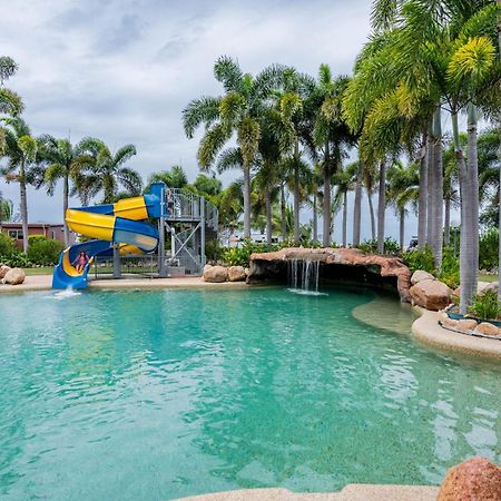 Tasman Holiday Parks - Rollingstone 외부 사진