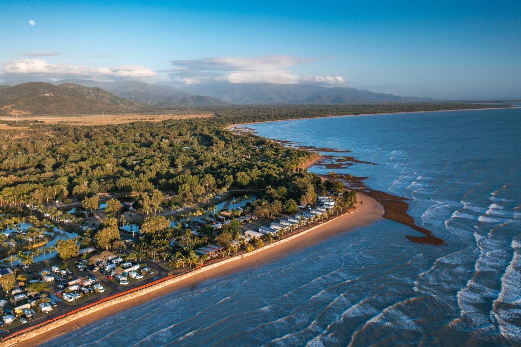 Tasman Holiday Parks - Rollingstone 외부 사진