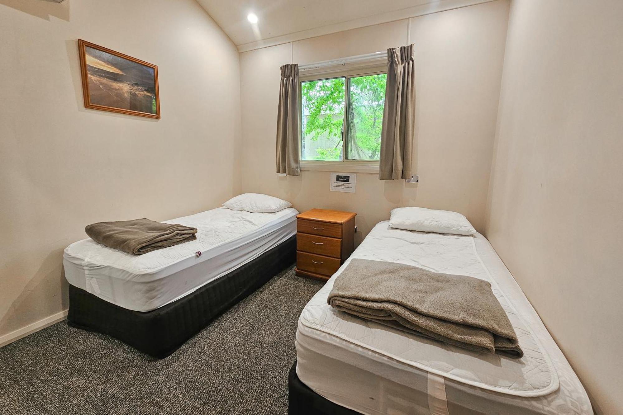 Tasman Holiday Parks - Rollingstone 외부 사진