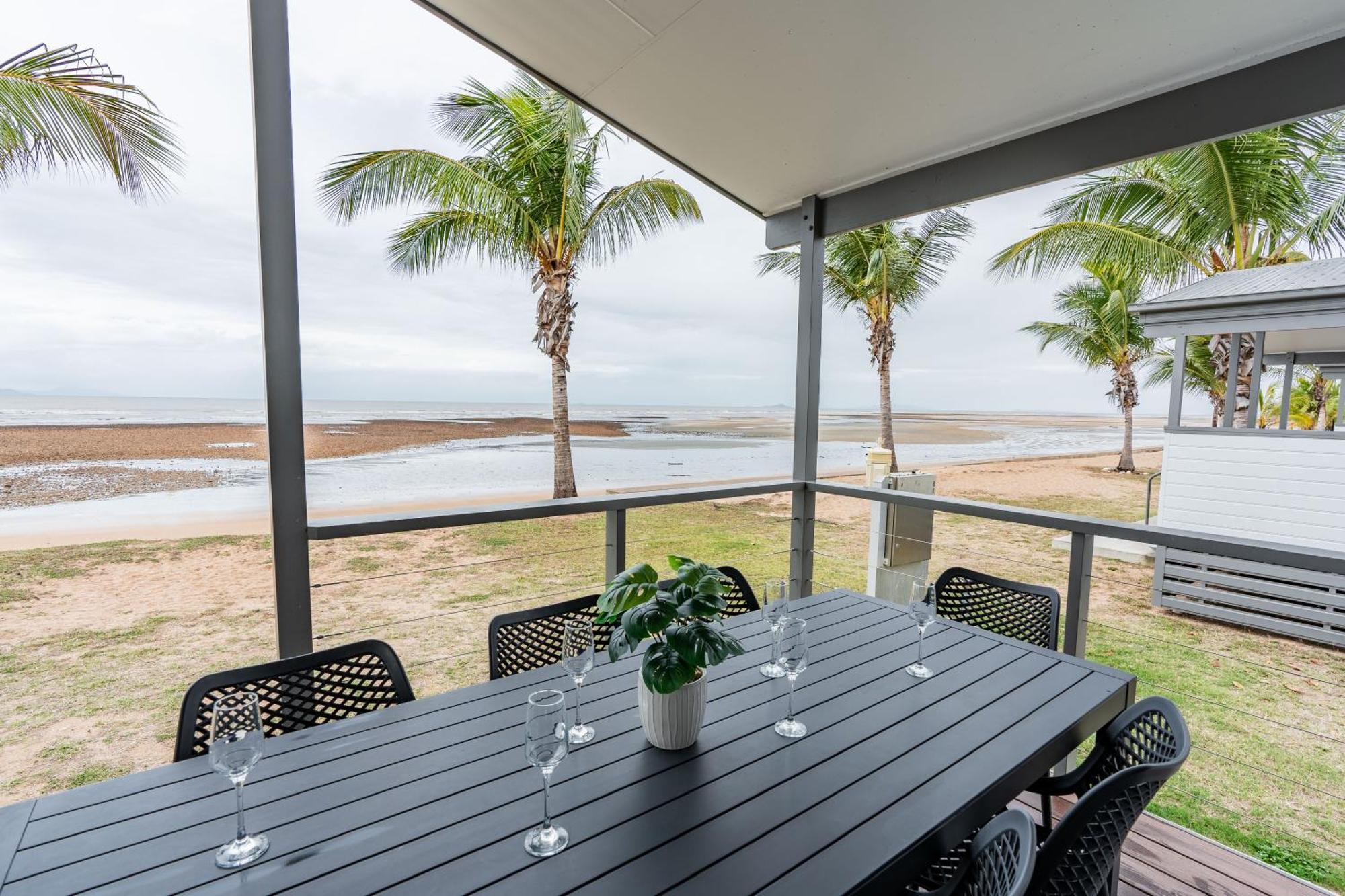 Tasman Holiday Parks - Rollingstone 외부 사진